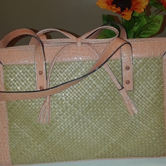 Liz Claiborne Peach Straw Bag - Picture 1 of 4